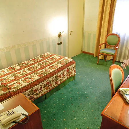 Отель Phi Hortensis 3*